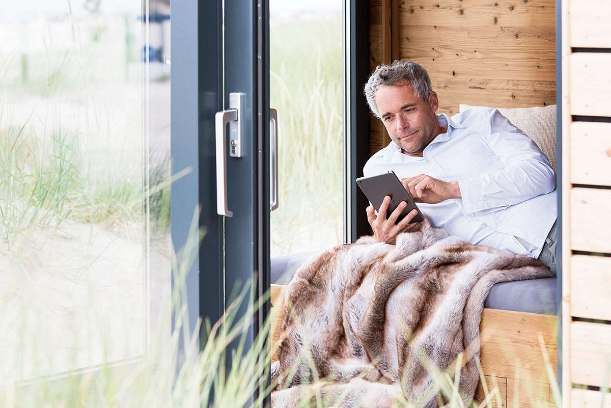 waermegrad-aussensauna-ruheraum-innenraum-l_modul-sauna