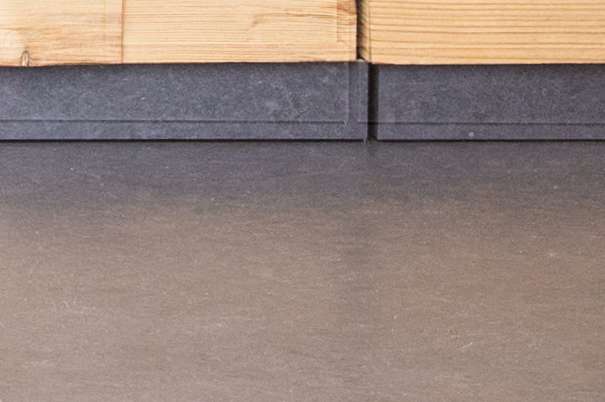 waermegrad-aussensauna-material-bodenbelag-lenolium-naturprodukt-sauna